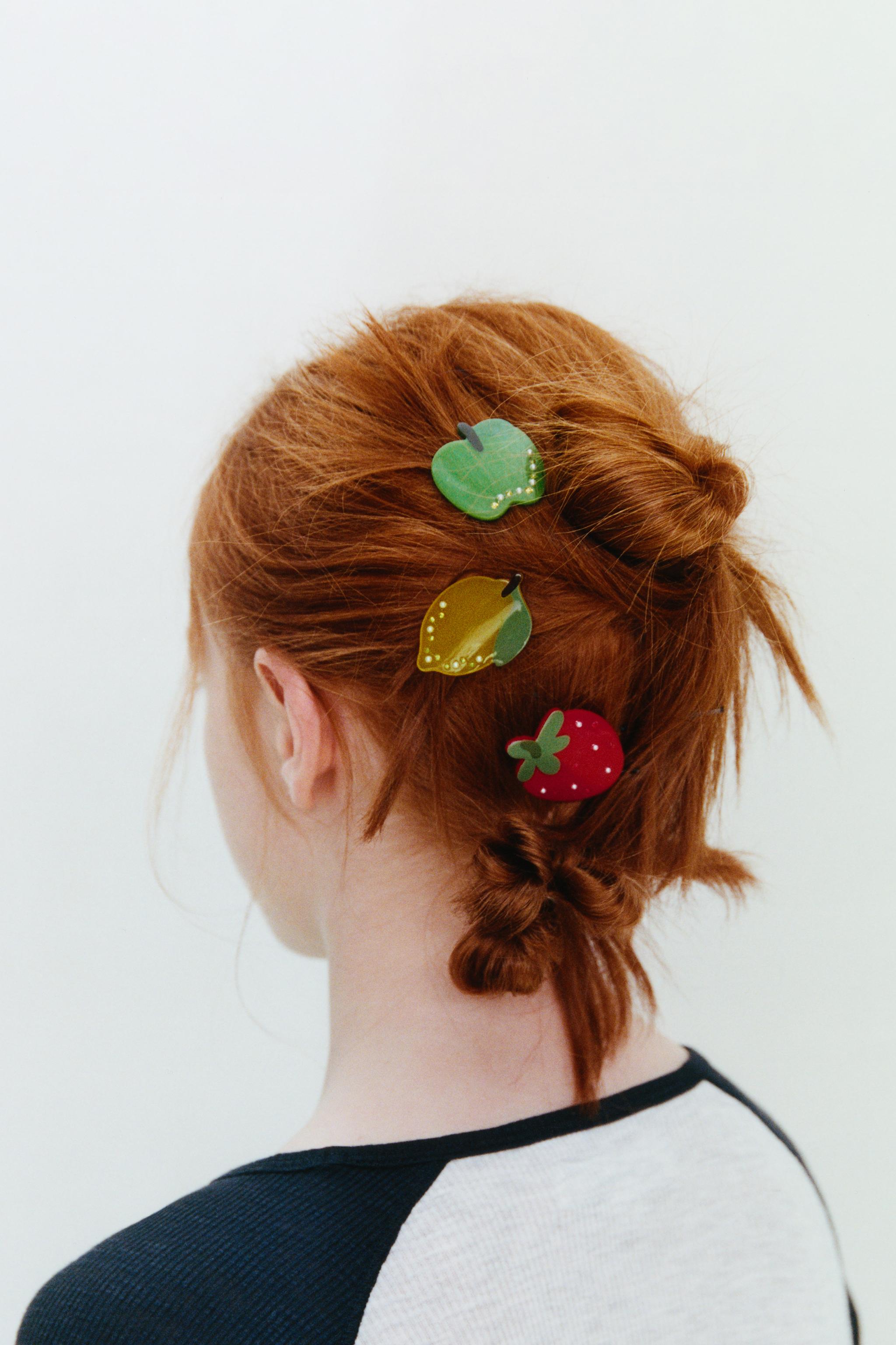 THREE-PACK OF FRUIT AND SPARKLY HAIR CLIPS